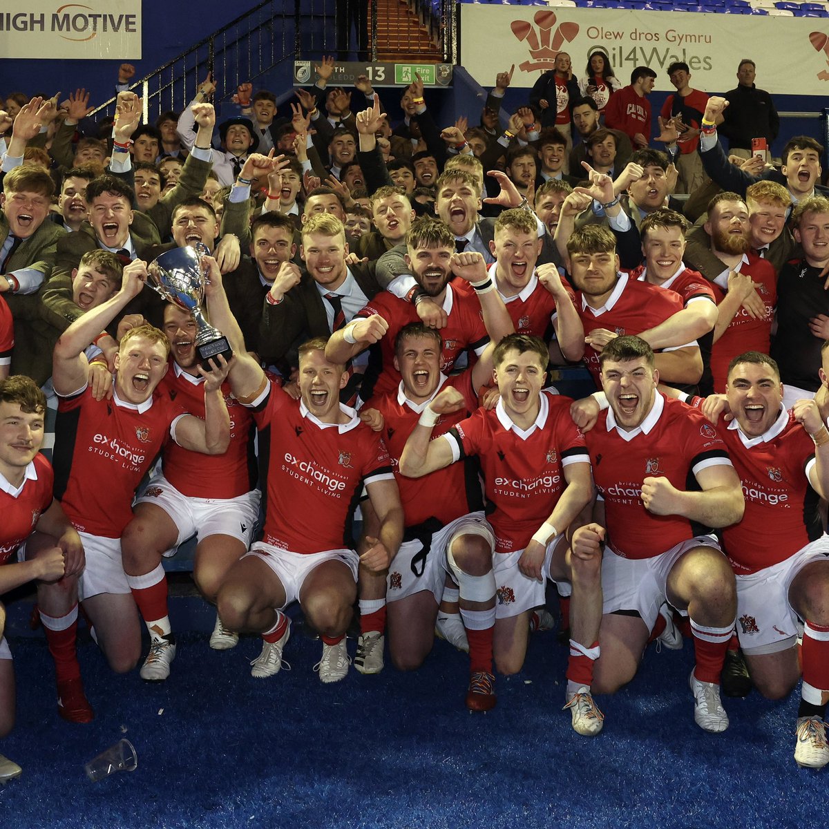 Following an outstanding year both on and off the pitch, the @CardiffAU Club of the Year is awarded to @CardiffUni_RFC

🎉🏉❤️🖤

#TeamCardiff 
#CardiffAUAwards2023