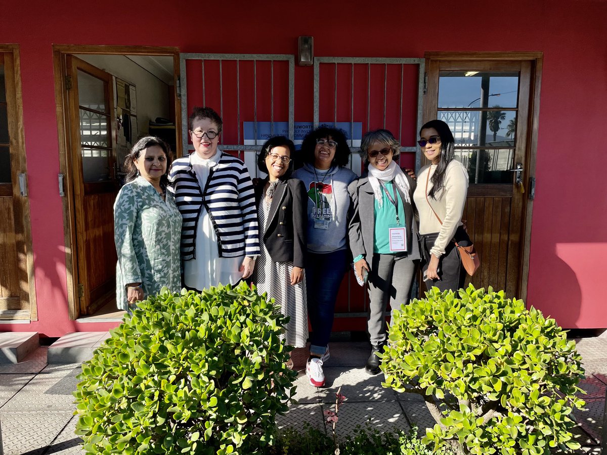 So privileged to have been able to visit ⁦<a href="/PMHPatUCT/">PMHP</a>⁩ Hanover Park with Prabha Chandra ⁦⁦<a href="/globalpmh/">Prabha Chandra</a>⁩. ⁦<a href="/SimoneHonikman/">Simone Honikman</a>⁩ has created an extraordinary service which provides a model for integrated perinatal mental health care everywhere .