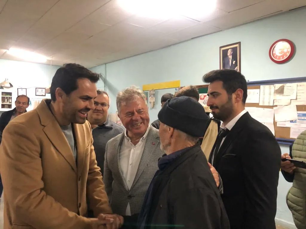 muratliakparti's tweet photo. 📌#MURATLI KIRSAL MAHALLE ZİYARETİ
28.Dönem AK Parti Adayımız Sn.Gökhan DİKTAŞ'ı ,İlçe https://t.co/aczb7QBqIW.Ali ATILGAN ve Yönetim Kurulu Üyelerimizim katılımıyla Yukarısevindikli Mahallesin de karşıladık.
BAŞLASIN TÜRKİYE YÜZYILI💡 https://t.co/yboMM1Ub3v