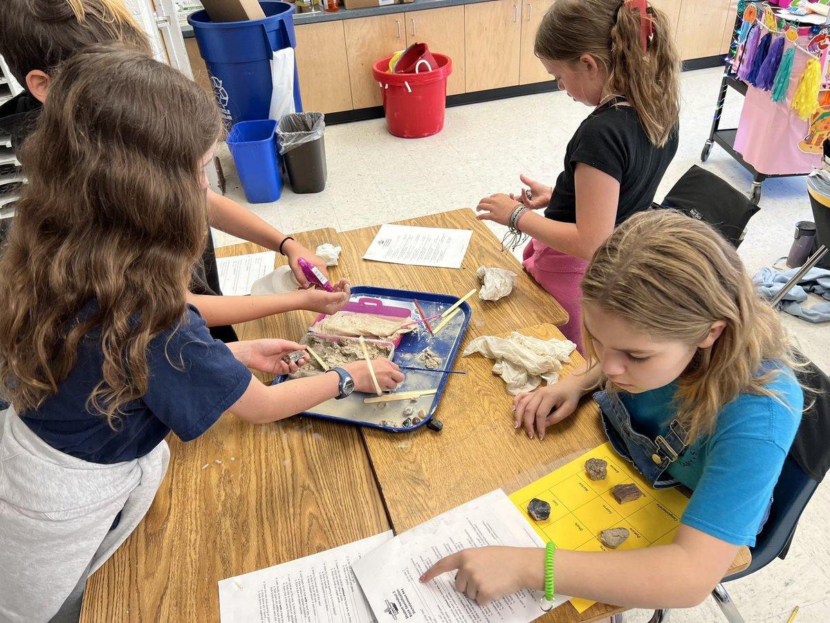 Lauren C. Gibson tweet media