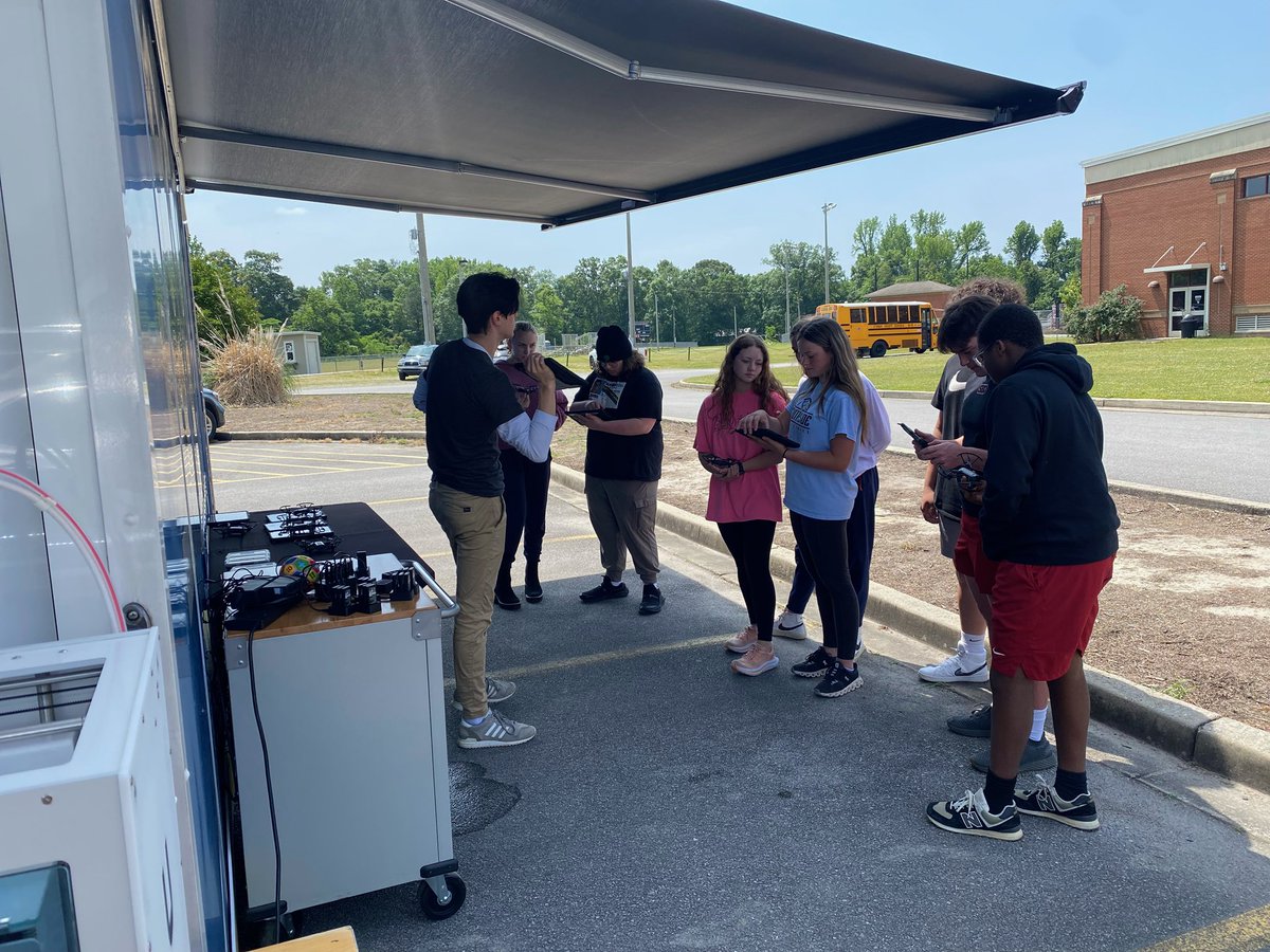 sshslib's tweet photo. @betaboxlearning on campus this week! Day 1 was phenomenal! Ss and Ts LOVED every minute! Looking forward to Day 2 and 3! https://t.co/S0Vo4UPhW0