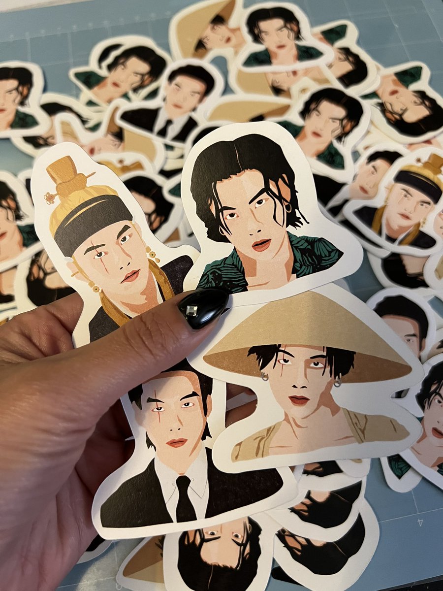MzShanon's tweet photo. @Sonitchka2 Please hold one! I’m coming with my handmade stickers! https://t.co/kPiaewJGua