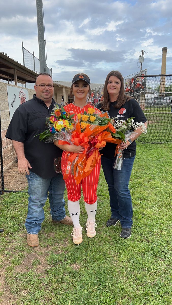 As my Senior year comes to an end it’s time to say goodbye to Highschool Softball. I am so thankful that i’ve gotten to represent the Lady Apaches the last 4 years. Here’s to my next chapter with <a href="/NCDAWGSSoftball/">NC Softball</a>!#25 Signing out.🧡
<a href="/Apache_Softball/">Lady Apaches Softball</a> <a href="/ApachesGHS/">Apache Athletics</a>