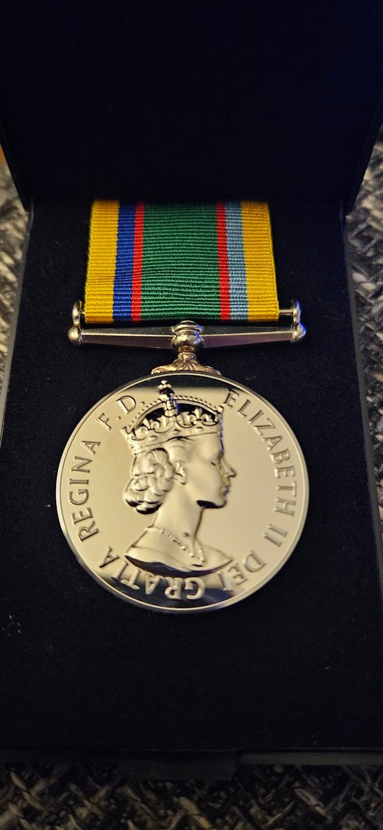 AcfShaunh's tweet photo. Had the great pleasure of being presented with the the Cadet Force Medal for 12 years service by the Lord Lieutenant of Warwickshire in Warwick this evening. #longservice #12years #armycadetforce https://t.co/ynoFI3NO3V