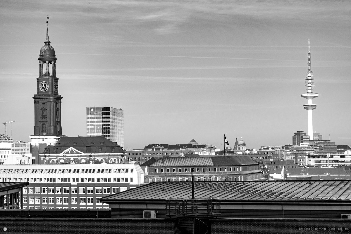 Hamburg

Mehr: flickr.com/photos/hdgeseh…

#hdgesehen #hdsandhagen #hdgrafie #hamburg #elbphilharmonie #hamburgermichel #fotografieren #fotografie #photography #cityphotography #instafoto #nikonzfc #schwarzweiss #schwarzweissfotografie #blackandwhite #blackandwhitephotography