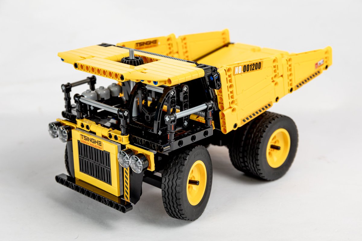 Spark creativity and foster a love for engineering with the ONEBOT®Truck Builder! Over 500 blocks, real-life mechanical structures, and all-terrain tires for the ultimate construction experience. Get yours today at amazon.ca/dp/B0C32HY6V4?…
#STEMtoys #EngineeringFun #CreativePlay