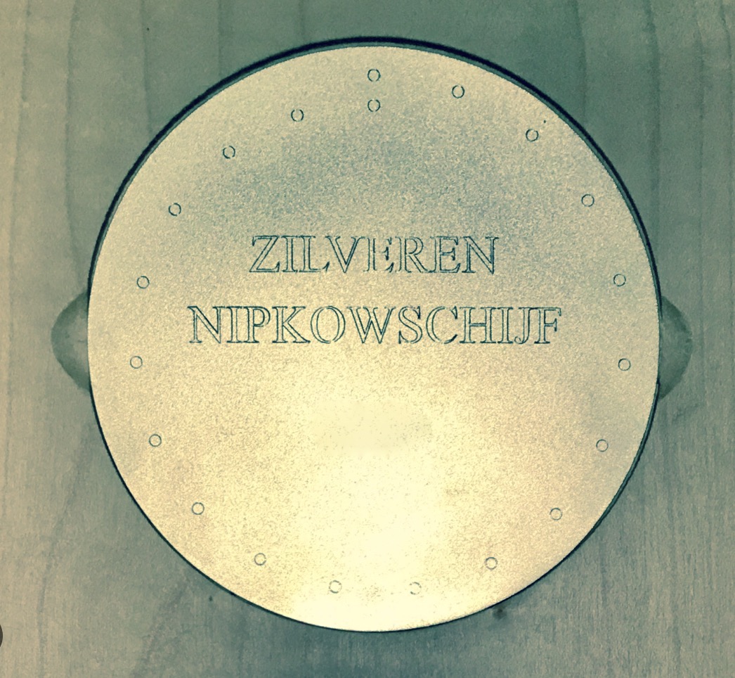 BREKEND: Dit zijn de nominaties voor de Zilveren #Nipkowschijf 2023: de docu 'De jurk en het scheepswrak' (NTR), de serie 'Onze man bij de Taliban' (van oa <a href="/ThomasErdbrink/">Thomas Erdbrink</a>, VPRO) en de dramaserie 'Rampvlucht' (KRO-NCRV). Gefeliciteerd!
De winnaar wordt bekend op 15 juni.