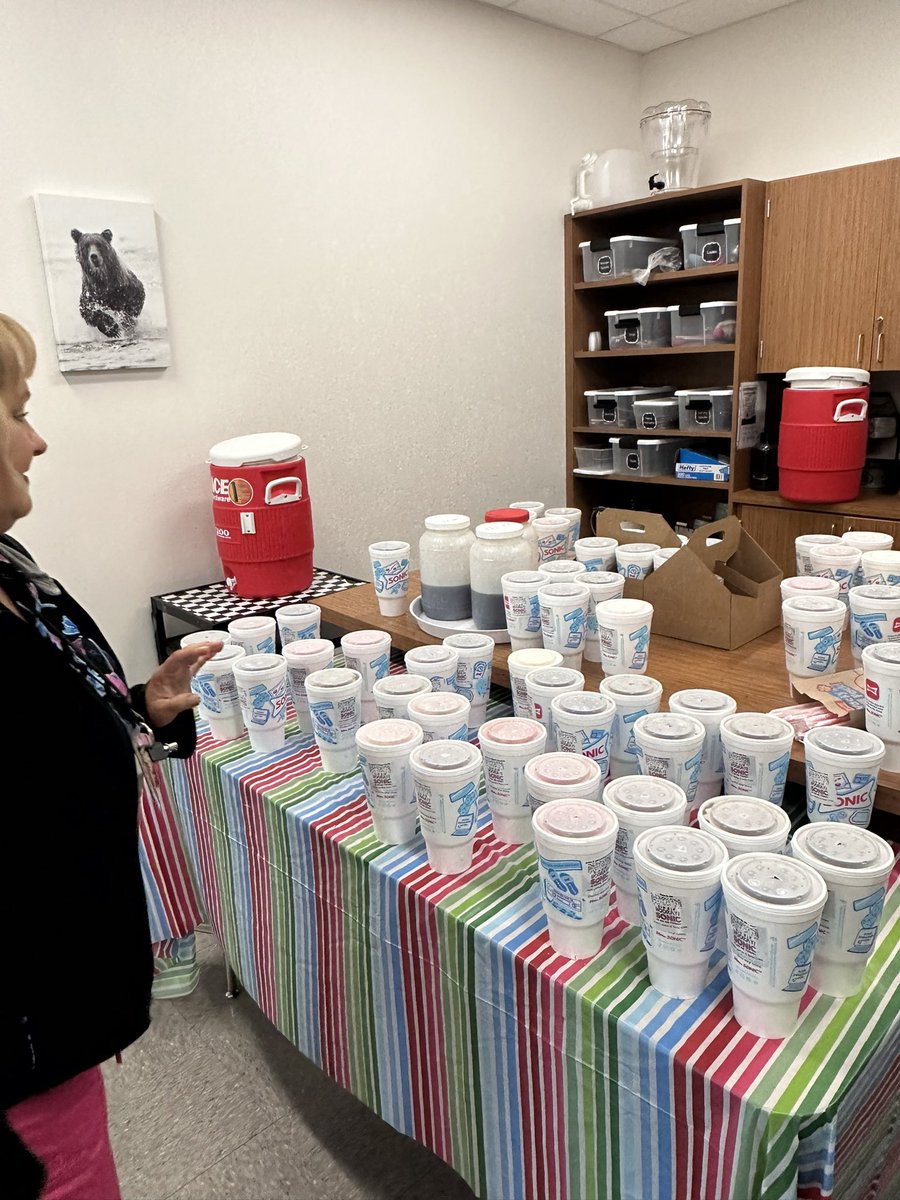 Lara Folks tweet media