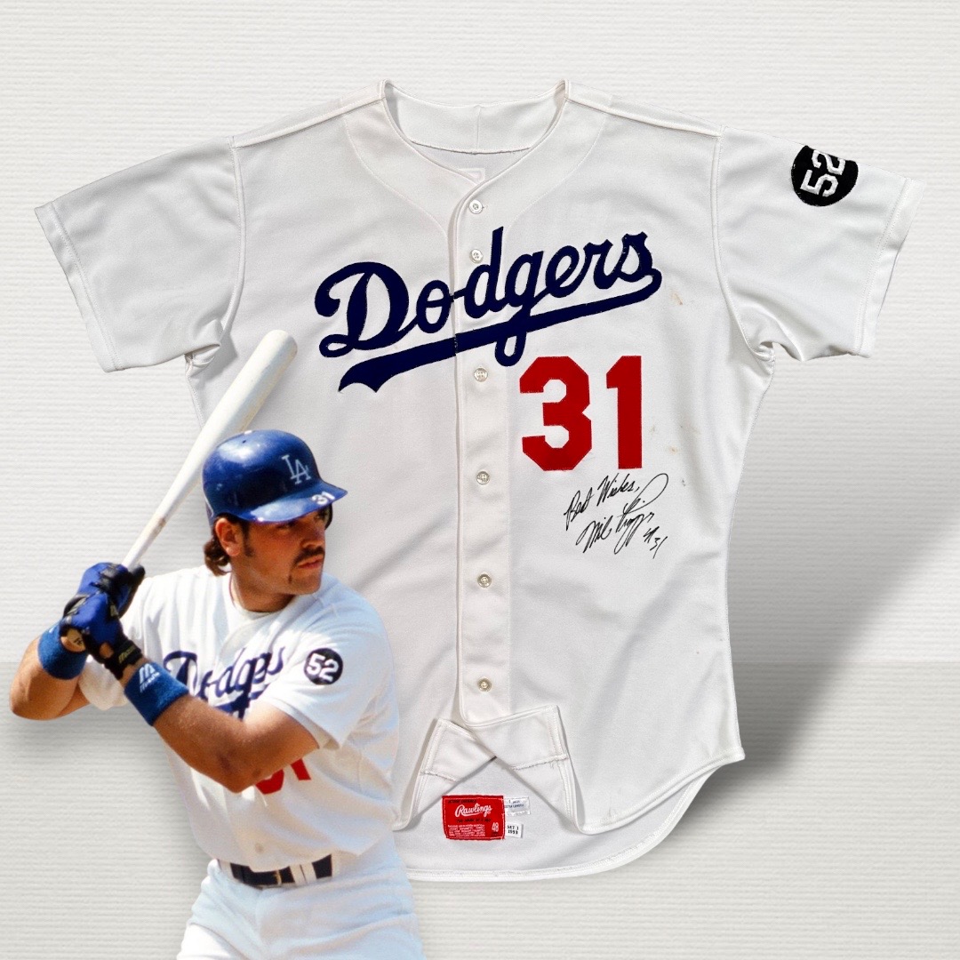 GF_Auctions's tweet photo. Just Consigned! 1993 Mike Piazza LA Dodgers Rookie Of The Year Game-Used & Signed Home Jersey (Chest Protector Wear Pattern) βΎ #JustConsigned #AuctionPreview #TheHobby #ComingSoon #Bid #1of1 #WhatDoYouCollect https://t.co/R9fSldpr6a