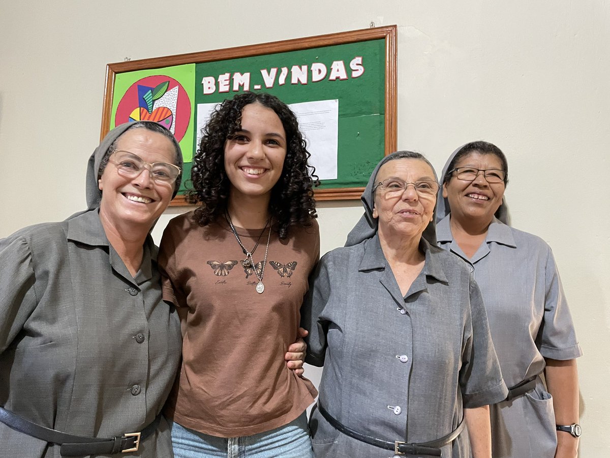 Misioneras Nazaret tweet media