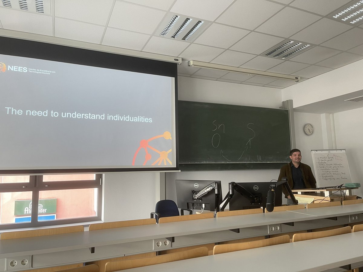 Today was the 1st presentation of my 🇧🇷 guests with a great talk about education in 🇧🇷, it’s difficulties and challenges, and how technology and learning analytics might contribute to a solution. Great to have you here, <a href="/flmrafael/">Rafael Ferreira Mello</a> @diegodermeval, Rafael Araújo &amp; Elaine Oliveira!!