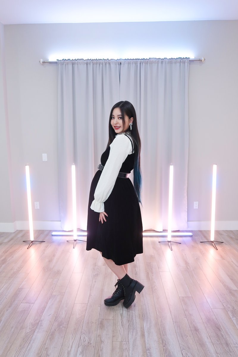 Ellen is 33 weeks pregnant now! 🤰
Watch her IVE - 'I AM' dance cover here: youtube.com/shorts/yWWY1QD…
🌟🛫 #IAMCHALLENGE