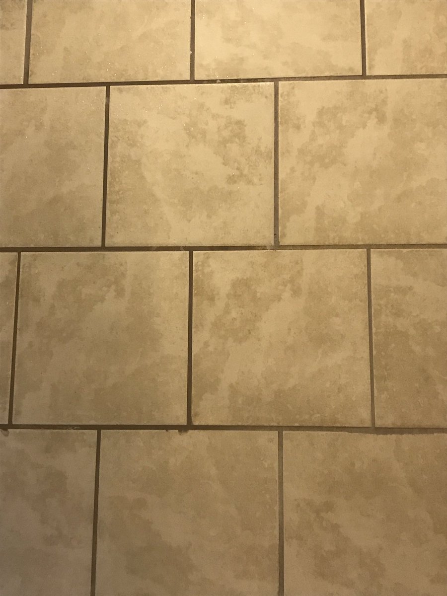 KrispyIvory's tweet photo. @jiyabratvt A picture of my bathroom wall? Okay https://t.co/WZVfMhVzHi