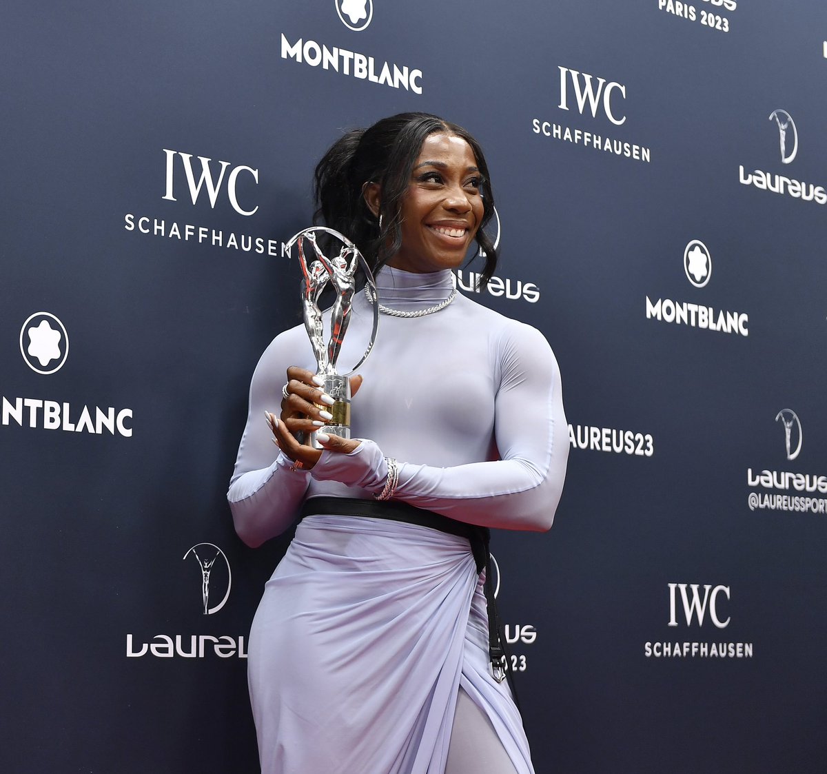 So honored to have received the Laureus spotswoman award. This only proves, the timing of our lives is our destiny which will stand for years to come as we reach our goals and that moment is fixed and certain! Thank you @LaureusSport 💕