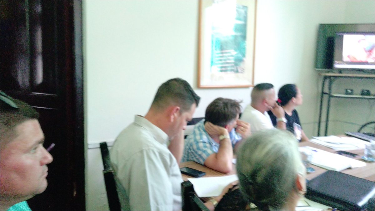 Lenin52256627's tweet photo. Se desarrolla el consejo de administración municipal en #JagueyEnVictoria donde se evalúan las principales problemáticas del territorio. Sostenibilidad y la aprobación de   subsidios a madres con más de 3 hijos  entre otros. @DiosenisS @mariofsabines @SuselyMorfaG @LuzardoMagdiel https://t.co/3pl5pM7aWk