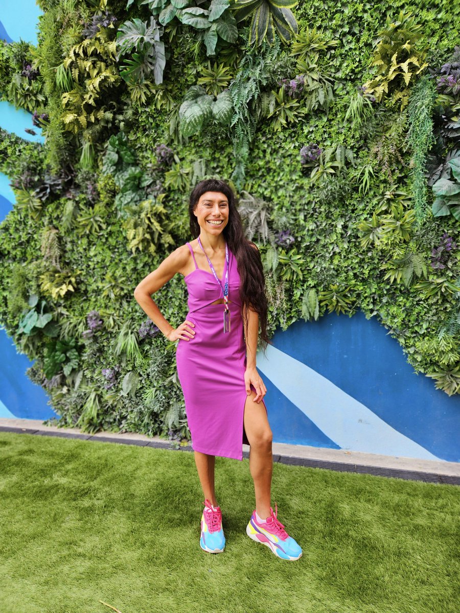 Thank you so much <a href="/jameypricephoto/">jameypricephoto</a> for making me look like an influencer/model on race day! And thanks for always putting up with me 🤣 #F1 #MiamiGP