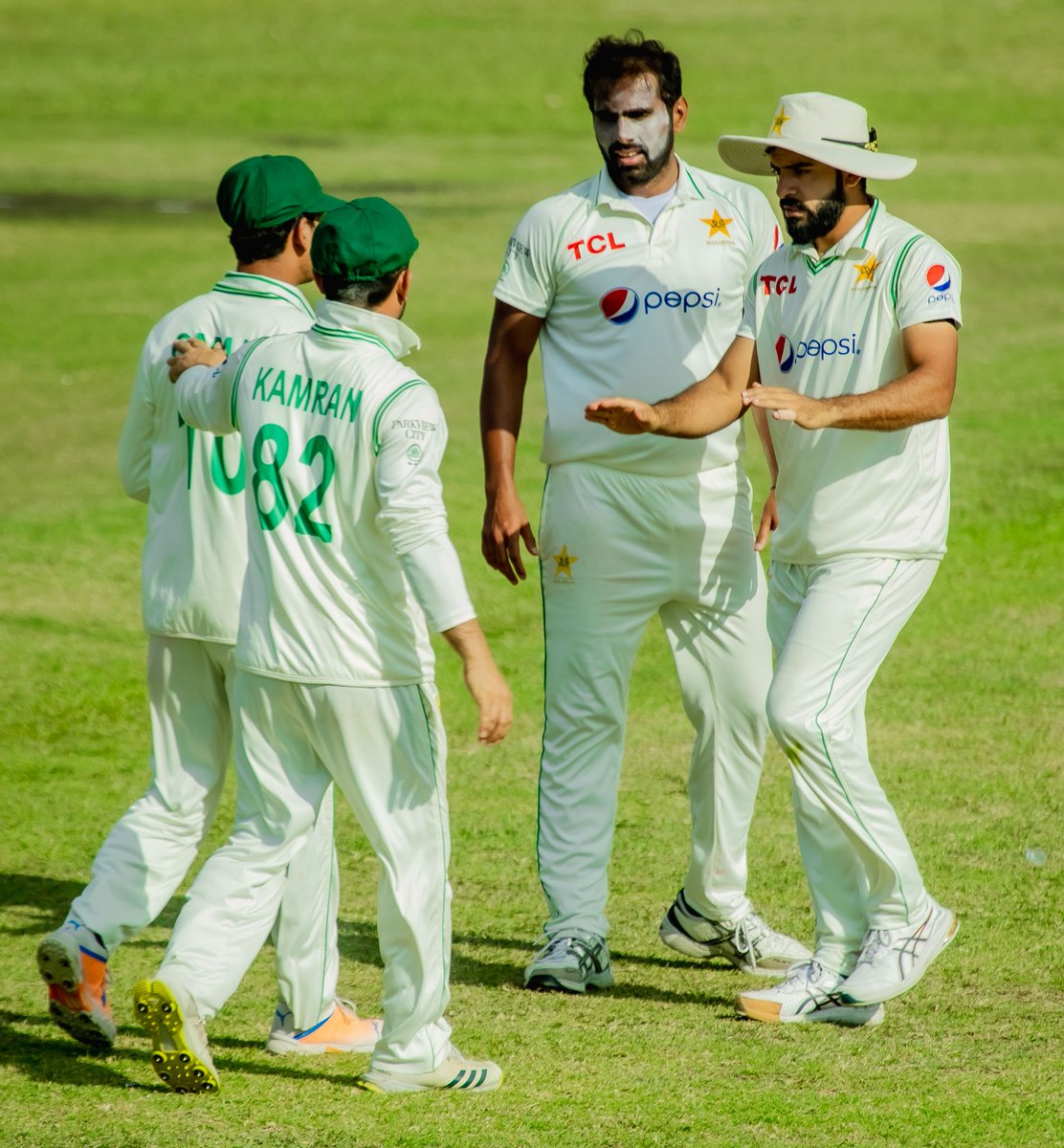 Seven wickets between Mohammad Ali and Aamir Jamal as Pakistan Shaheens bundle out Zimbabwe A for 163 on the first day of the second four-day match.

Zimbabwe A: 163 all out
Pakistan Shaheens: 115-1 (24 ov)

#ZIMvPAK