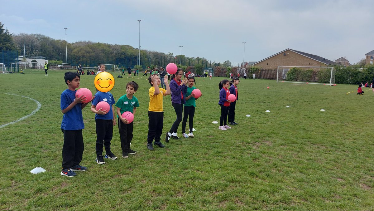 Ms_L_Lai's tweet photo. Brilliant sportsmanship year 3 during the dodgeball tournament! https://t.co/Xh5l6pA4AA