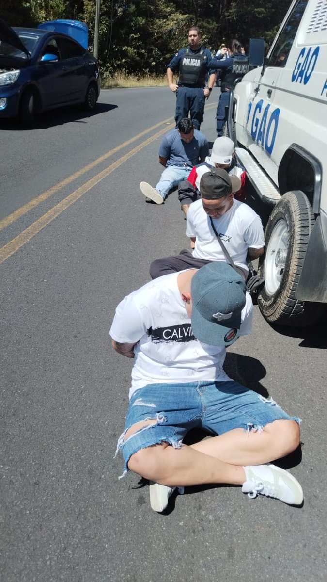 Vamos <a href="/fuerzapublicaCR/">Fuerza Pública CR</a> Poasíto de #Alajuela 
#DuroConEllos #NoAflojen