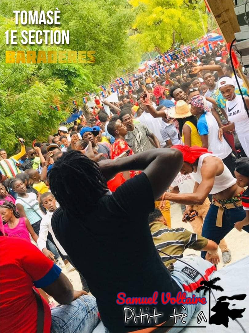 Sam290410's tweet photo. Salouwe konpatriyòt yo, moun premye seksyon ka negosye tout bagay avè w menm fet Sainte Anne ka Pede yo ka pase l sou silans, men jamè 18 me ki se fèt drapo a, moun Tomasè depi kèk ane toujou mete gwo anbyans anlè a kote moun tout kote vini vin pran pezi yo. Pandan nap ankouraje https://t.co/D6lmBzrIK6