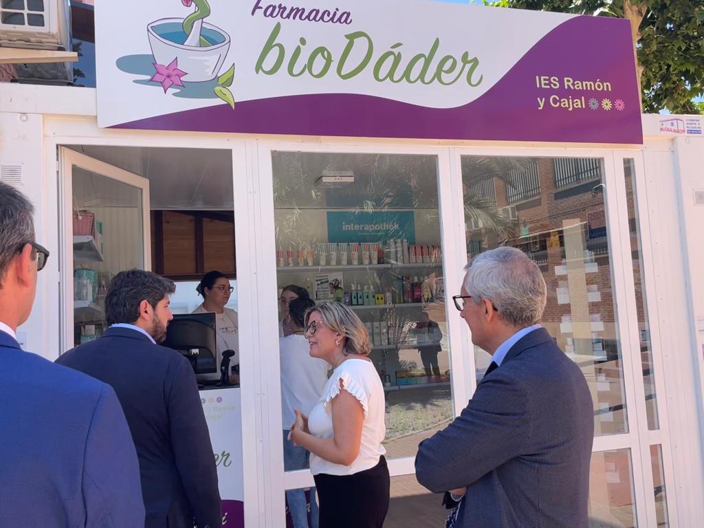 IES RAMÓN Y CAJAL tweet media