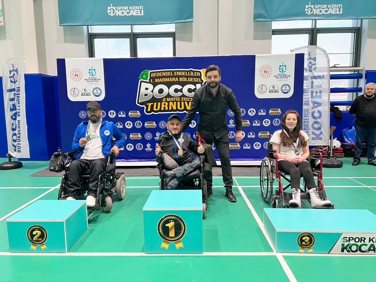 Yerel turnuvalarımız tüm hızıyla devam ediyor... Kocaeli Büyükşehir Belediyesi Kağıt Spor Kulübümüzün düzenlediği 1. Marmara Bölgesel Boccia Turnuvası'nı 65 sporcumuz ile gerçekleştirdik. 
Katılım sağlayan tüm kulüplerimize ve sporcularımıza teşekür ederiz...