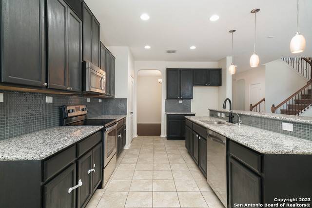 klause_krista's tweet photo. Welcome to your dream home in the heart of Boerne, TX! This stunning 4 bedroom, 3.5 bath home boasts a spacious and inviting floor plan that is perfect for both entertaining and relaxing.

 https://t.co/UH7CVOlKAz https://t.co/Kb01UAY5yr