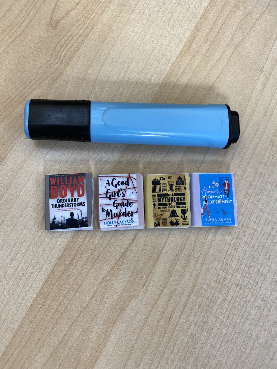 Ms_Holyoake's tweet photo. We made some more mini books at Book Club tonight 🥰 we’re also nearing the end of our book! 😱📖❤️ @KAKempston @LibraryKCA https://t.co/CQGR9jMoHS