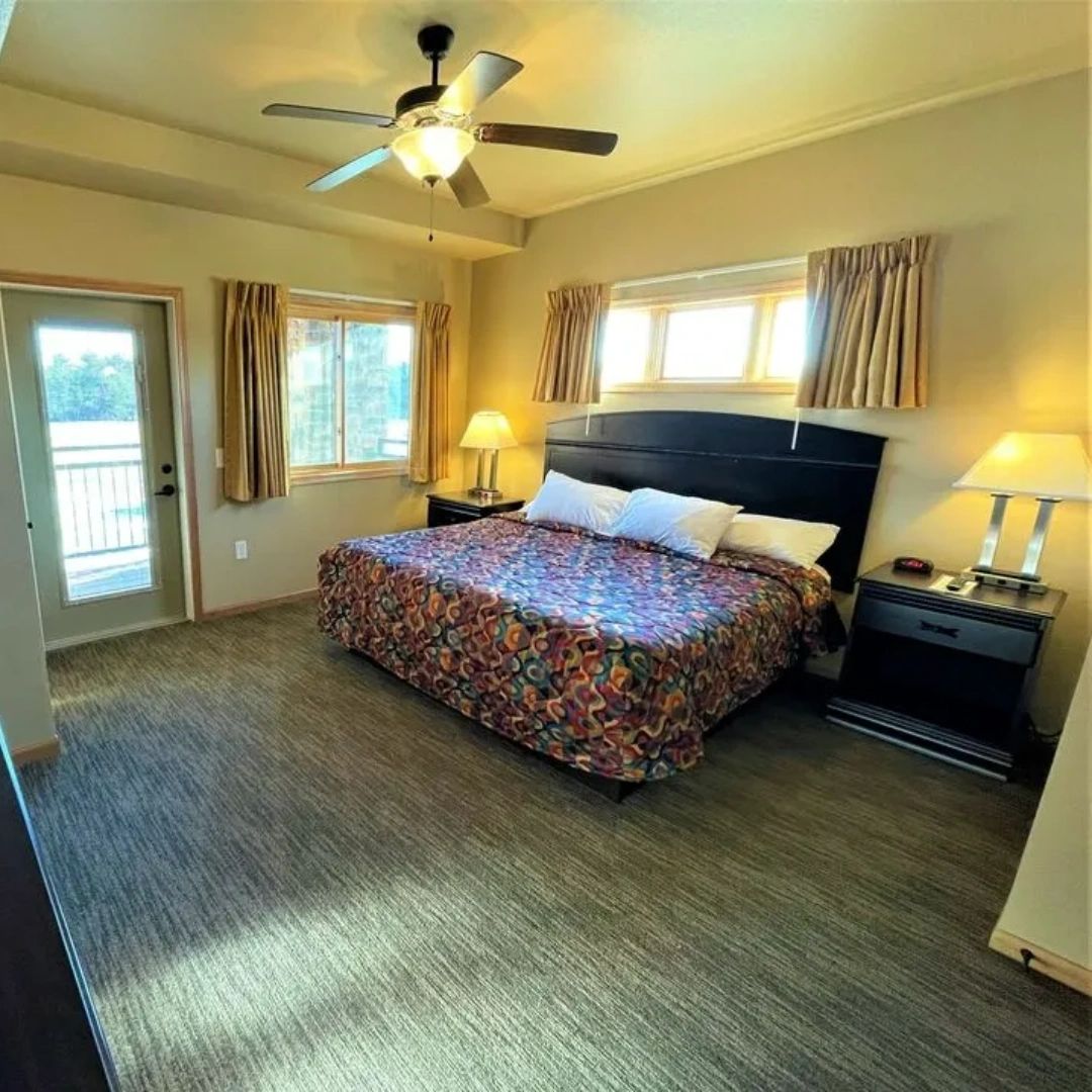 SpringBrookHome's tweet image. With comfortable beds, clean rooms, and friendly service, a stay at Spring Brook Resort is your home away from home while on vacation.