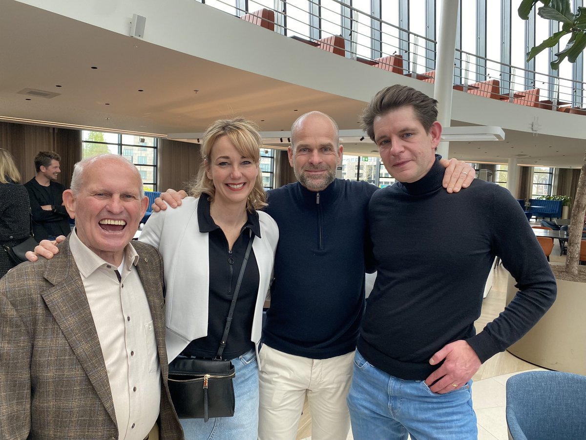 Wat mooi dat we deze foto nog konden maken samen. #KNSB opleidingsprint1996-1997 #schaatsen