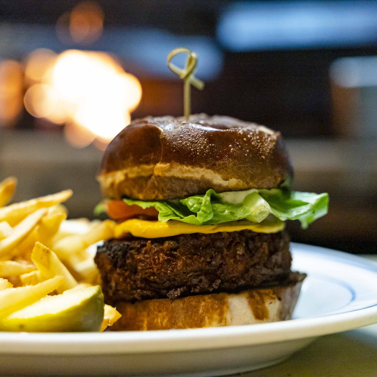 FACT: There's nothing a cheeseburger &amp; (extra crispy) fries can't fix. #SeawolfBK 

#Cheeseburger #Burger #nycrestaurantreview #nycrestaurant #nycrestaurants #nycfoodies lobsterdinner #nycfood #brooklynfood #brooklynfoodie