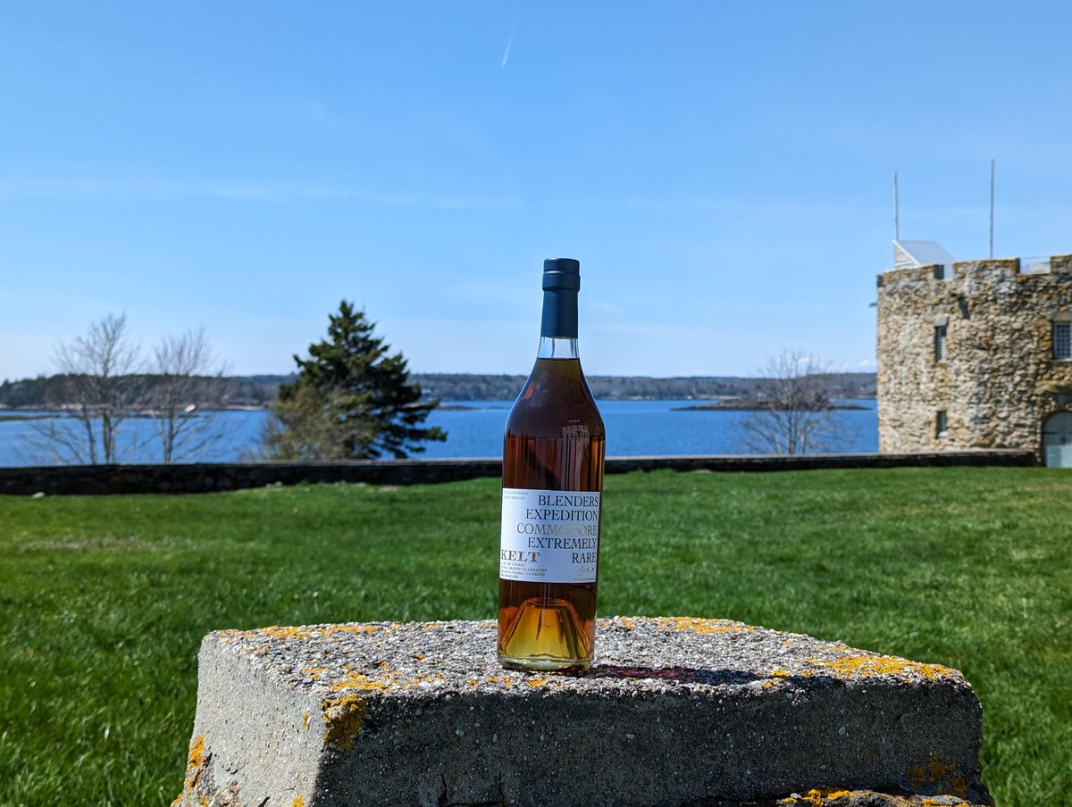 Keltcognac's tweet photo. The Kelt Commodore is an exquisite blend of French excellence and masterful craftsmanship. Distilled from Ugni Blanc grapes, this spirit stands out for its unique composition and delightful complexity.

#Kelt #SeaMaturation #Cognac #Commodore https://t.co/WkeGpPBVzO