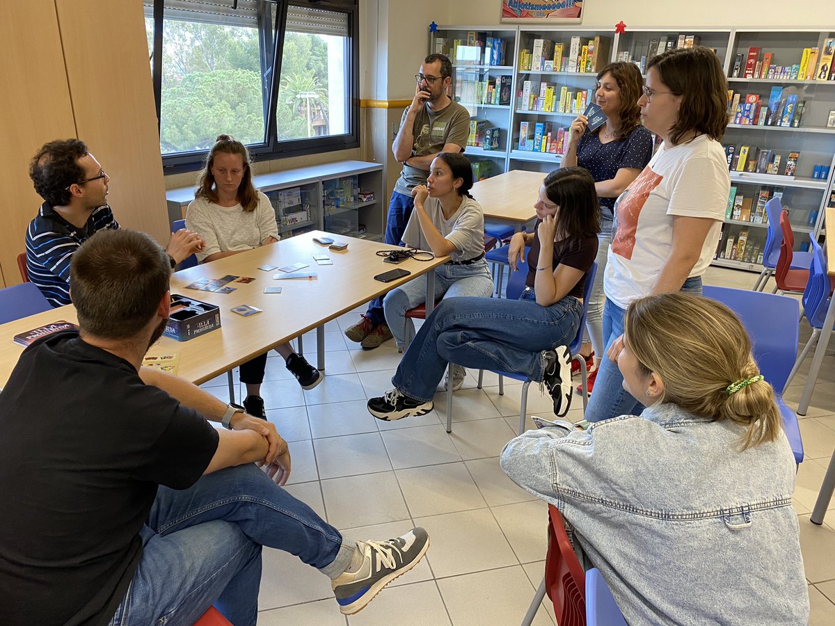 Aprofitant el joc “L’illa prohibida” per crear activitats d’aula al Laboratori de jocs de la UB #ABJ #GBL <a href="/acarame/">Àlex Caramé</a> <a href="/MVidalPo/">Manel Vidal</a> <a href="/ricardgarcia5/">Ricard Garcia</a>