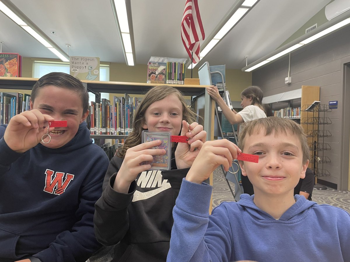 newhtfdlibrary's tweet photo. 5th graders 3D printed keychains! #stem #newhtfd https://t.co/EpwdBRLJB6
