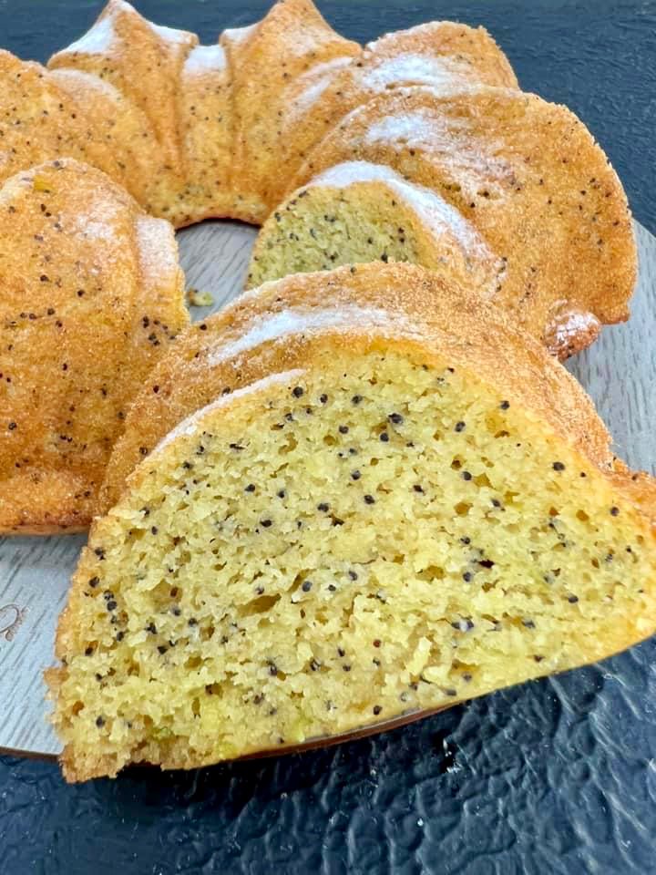 Feliz día a todas las mamás de mi comunidad pastelera amo ver sus creaciones panque Limón #keto por Nilsa Ospina 💫