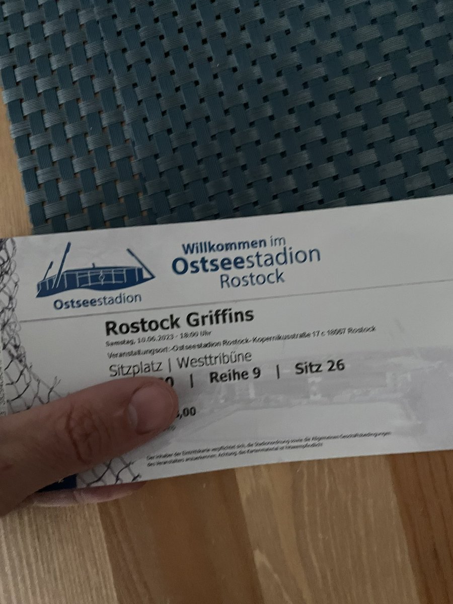 835Bird's tweet photo. NFL schön und gut … aber kommt doch erstmal alle zum GFL 2 Klassiker nach Rostock 😎 in Ostseestadion 🏈
Oder @Anke_Wa @KatyWa_1985 ? 🤩 https://t.co/OI7O3P8ppx