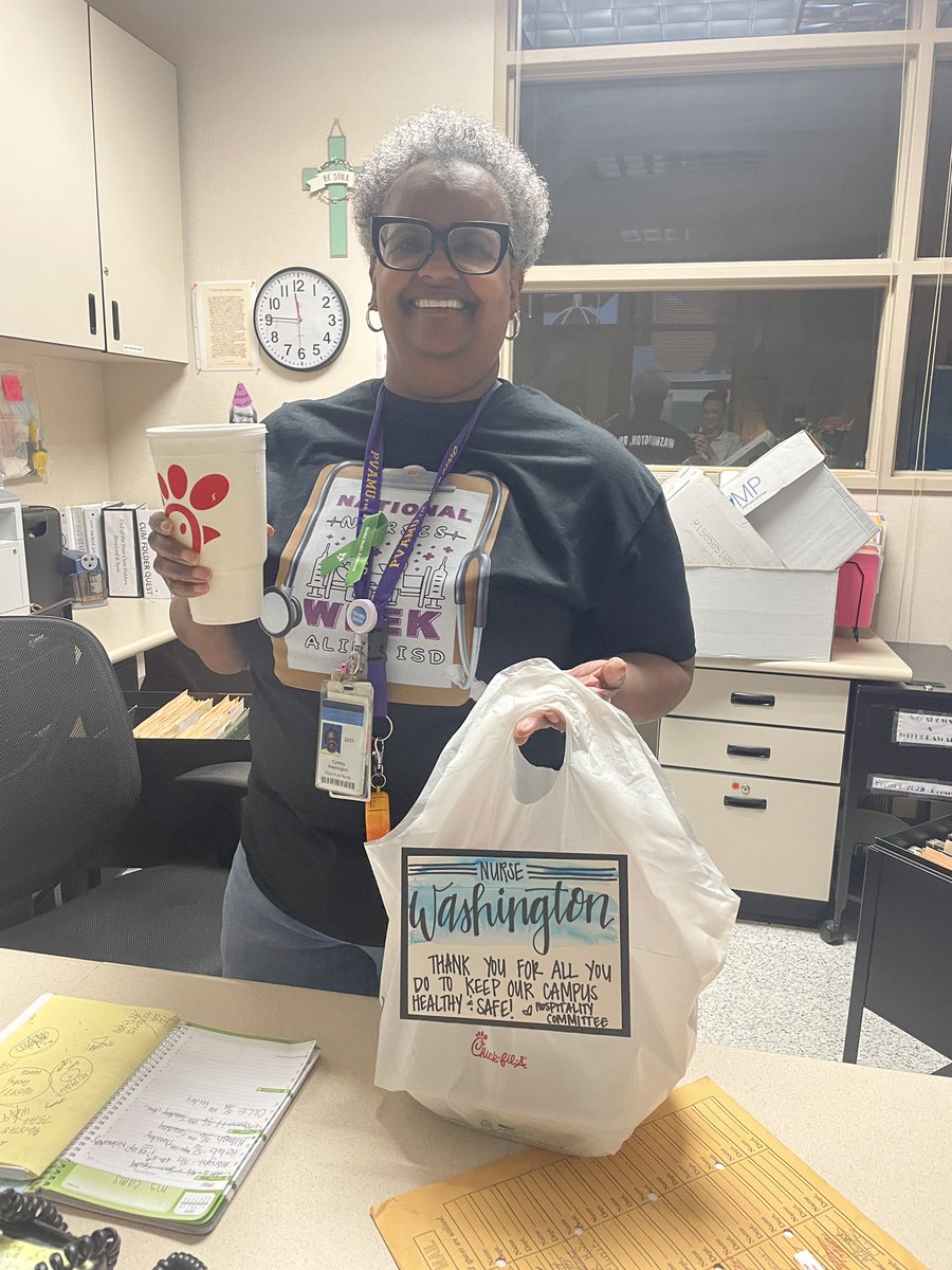 TrampeKara's tweet photo. Happy School Nurse Appreciation Day Mrs. Washington!! @ElsikNGCRams appreciates all you do for our campus!! 💙🩺 https://t.co/39pTT254Fd