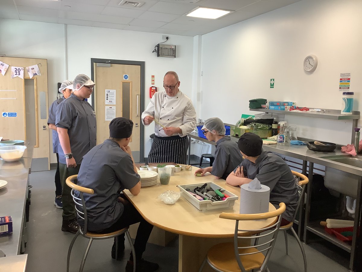 Ganton_Hull's tweet photo. Our 'Chefs In School' project took a huge leap forward today when @DoubleTree Hull ran a session in our community restaurant 'Chop and Change'. Massive thanks to all @DoubleTree Hull especially Chefs Andy and Tui, also F&amp;B Manager Andy Craggs. Our students had an incredible day. https://t.co/6bbYL0Jy9s