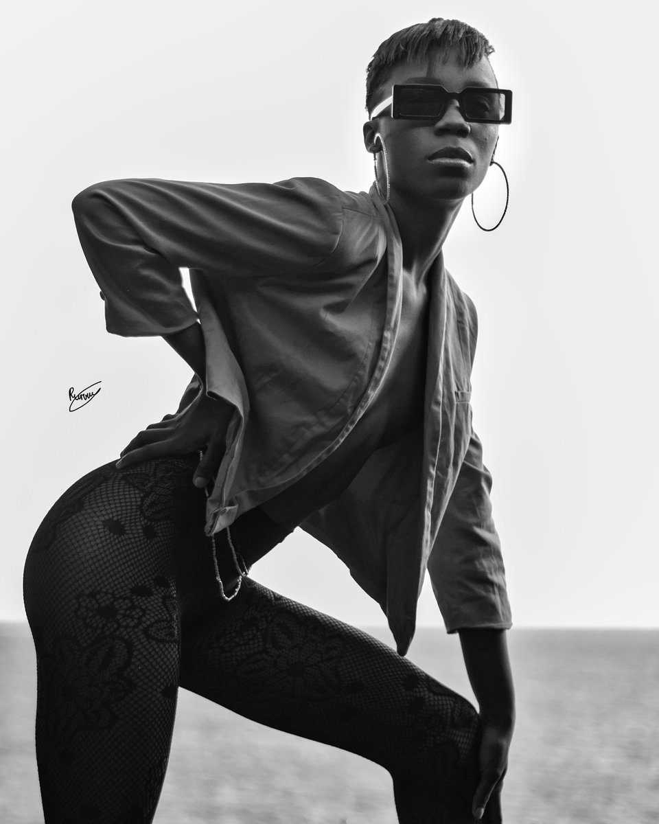 Purvue876's tweet photo. Conquer

#model #photoshoot #blackandwhite #photography #jamaica #boudoir https://t.co/fjvJOqn7de