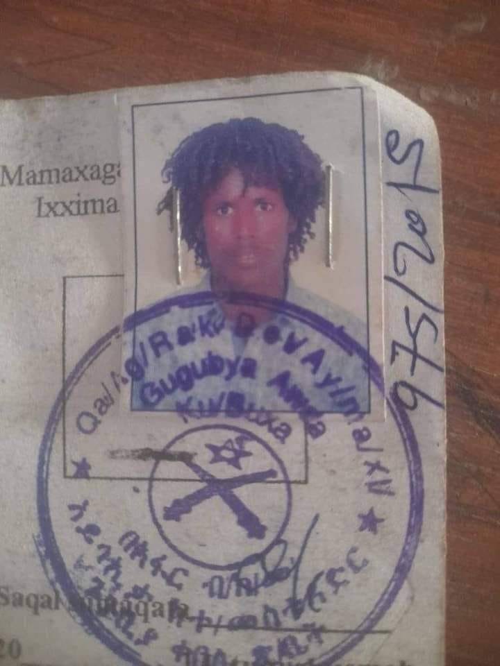 AntidoteD0te's tweet photo. ተፈላጊ ወንጀለኛ!!
ሼር  ያድርጉ
ከታች በፎቶ የምትመለከቱት ግለሰብ በአፋር ክልል በአይሰኢታ ወረደ በጋሊፉጌ ቀበሌ ነዋሪ የነበረ ሲሆን አቶ #መኮነን_በሊሁን_ተሰማ ይባላል እናም ግለሰቡ በጋሊፉጌ ቀበሌ ከሰል አክሳይ የነበር ሲሆን በአሁን ሰአት አሰሪውን በአሰቃቂ ሆኔታ ገድሎ ስለተሰወረ ይህን ግለሰብ ካያችሁት ያለበትን ቦታ ከታች ባለው ስልክ ቁጥር በመደወል እንድትተባበሩን በትህትና እንጠይቃለን።
0905005054
VIA @DeelewaanB