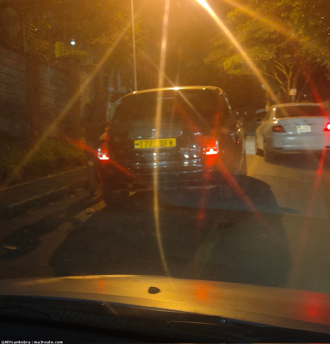 a3Route's tweet photo. 20:08 Someone had enough money to buy a Rolls Royce but not enough money to fuel it/pay the mechanic. This car has been parked for the past 45 minutes. 📍 Kileleshwa  https://t.co/ZIHanZANqF via @Africankobra