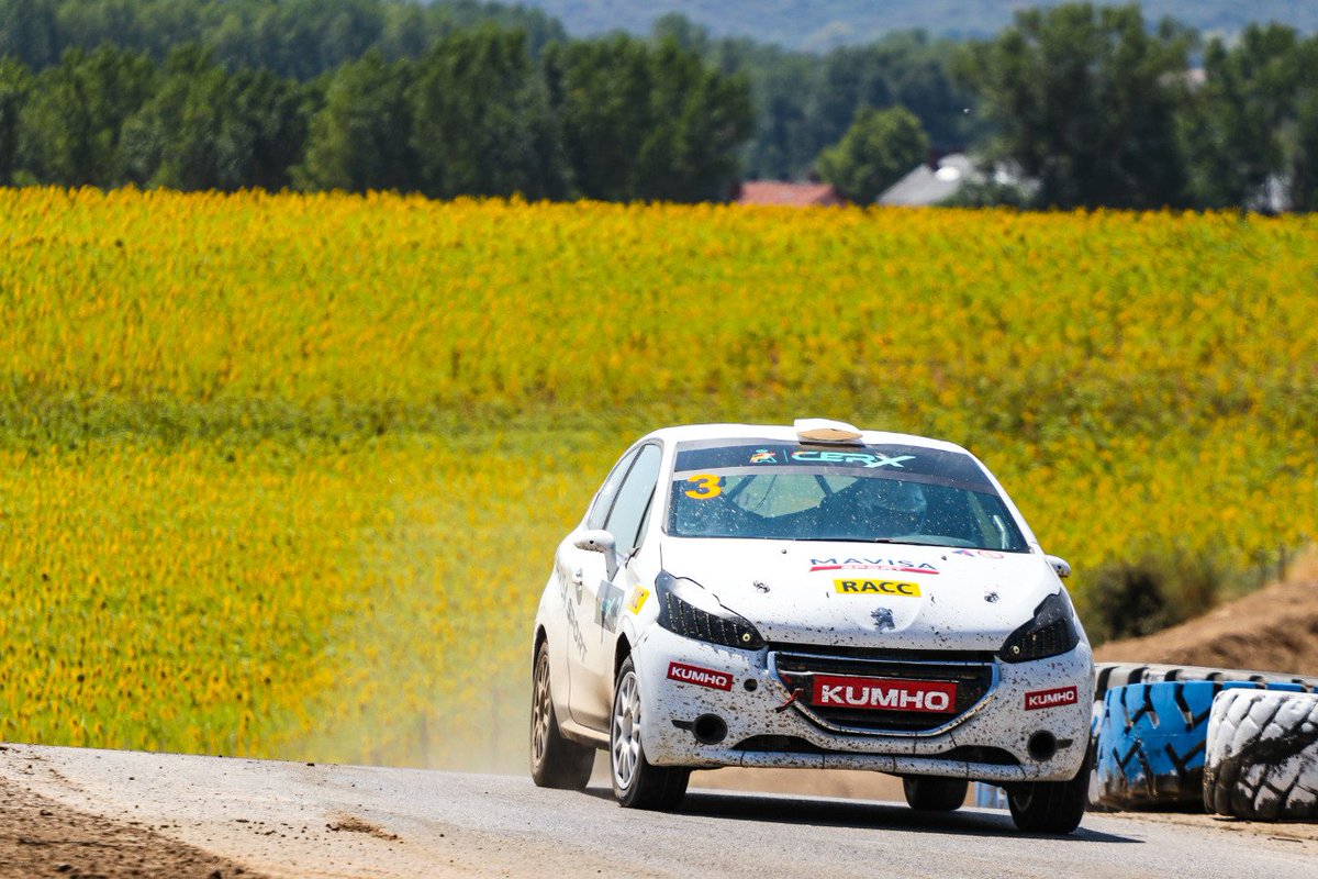 CERX_RFEDA's tweet photo. 🔴 SERGI PÉREZ - PEUGEOT 208 R2

La muestra de la convergencia de mundos que es el #RX, ganando el #VolantRACC y proclamándose Campeón de la Copa de España de Rallycross en su primera edición 🏆

¡Gracias, @sergiperezbe! Un orgullo para nosotros 🤗

#CERX2🔴 #CERX #Rallycross https://t.co/7lvnJxSyvg