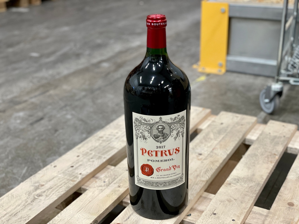 Wine without grapes (Alice9736615000) / Twitter