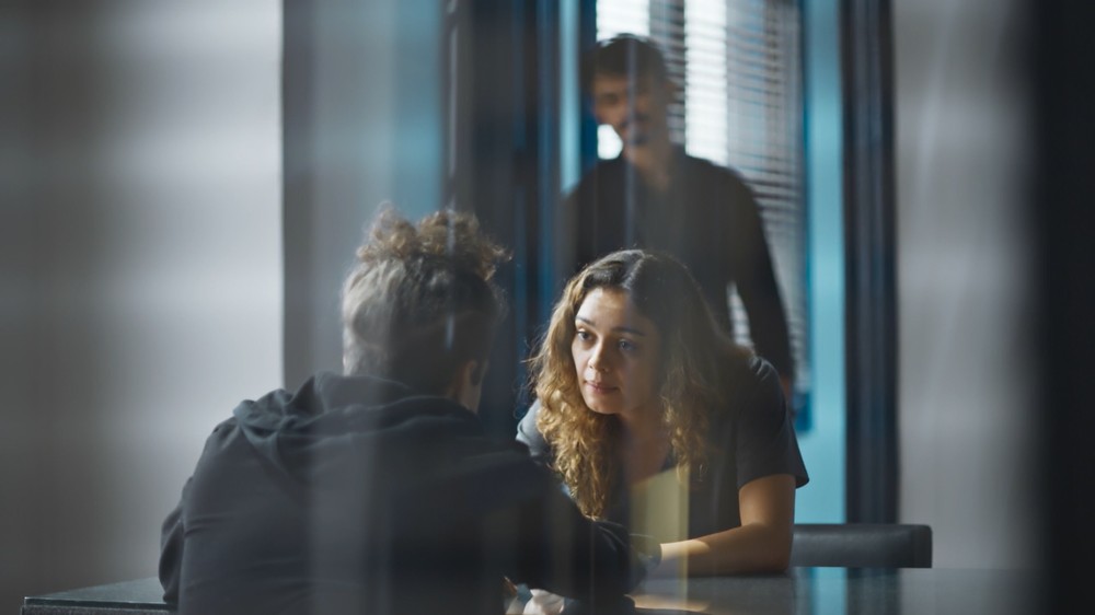 tresgracas1's tweet image. 🚨 SPOILER

Hoje em #TodasAsFlores:

Luís Felipe é levado para fazenda.
Zoé mata Débora e vira líder da organização.
Brenda revela para Javé que ele é o pai do filho dela.
Maíra planeja fuga da prisão com a ajuda de Pablo, decidida a acabar de vez com Zoé.
Diego foge da fazenda.