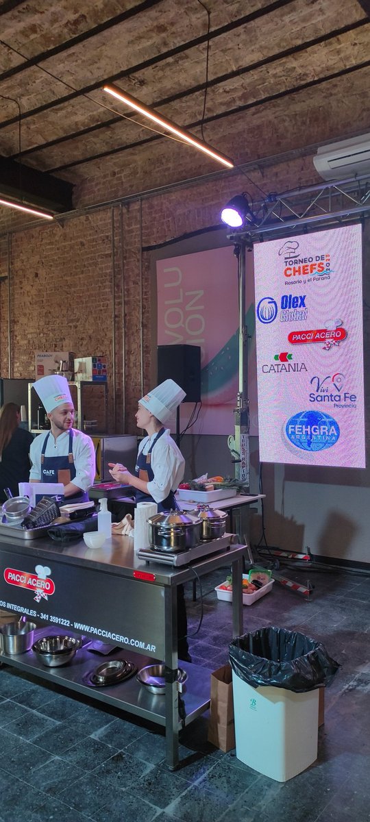 KovacevichOk's tweet photo. Acompañamos el Torneo de Chef "Rosario y el Paraná" 2023 🧑‍🍳.

Junto a @AEHGAR , @fehgra y un gran jurado, disfrutamos de platos creativos y excepcionales 🍽️, brindando un gran nivel a la competencia.

#ViviSantaFe
@ProduccionSF @GobSantaFe @santafetur @omarperotti @GrandinettiOK https://t.co/vBOHp9q37R