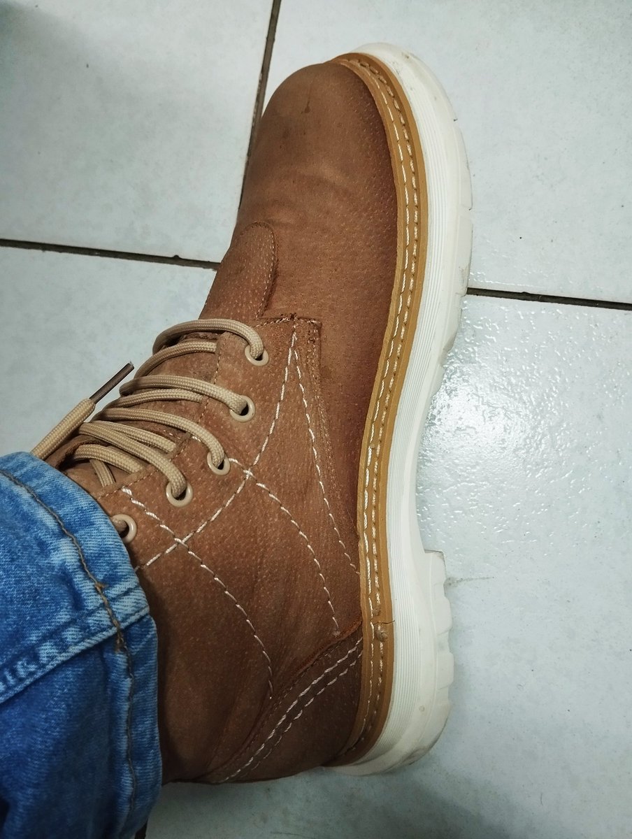 joedition's tweet image. Today's Shoe game