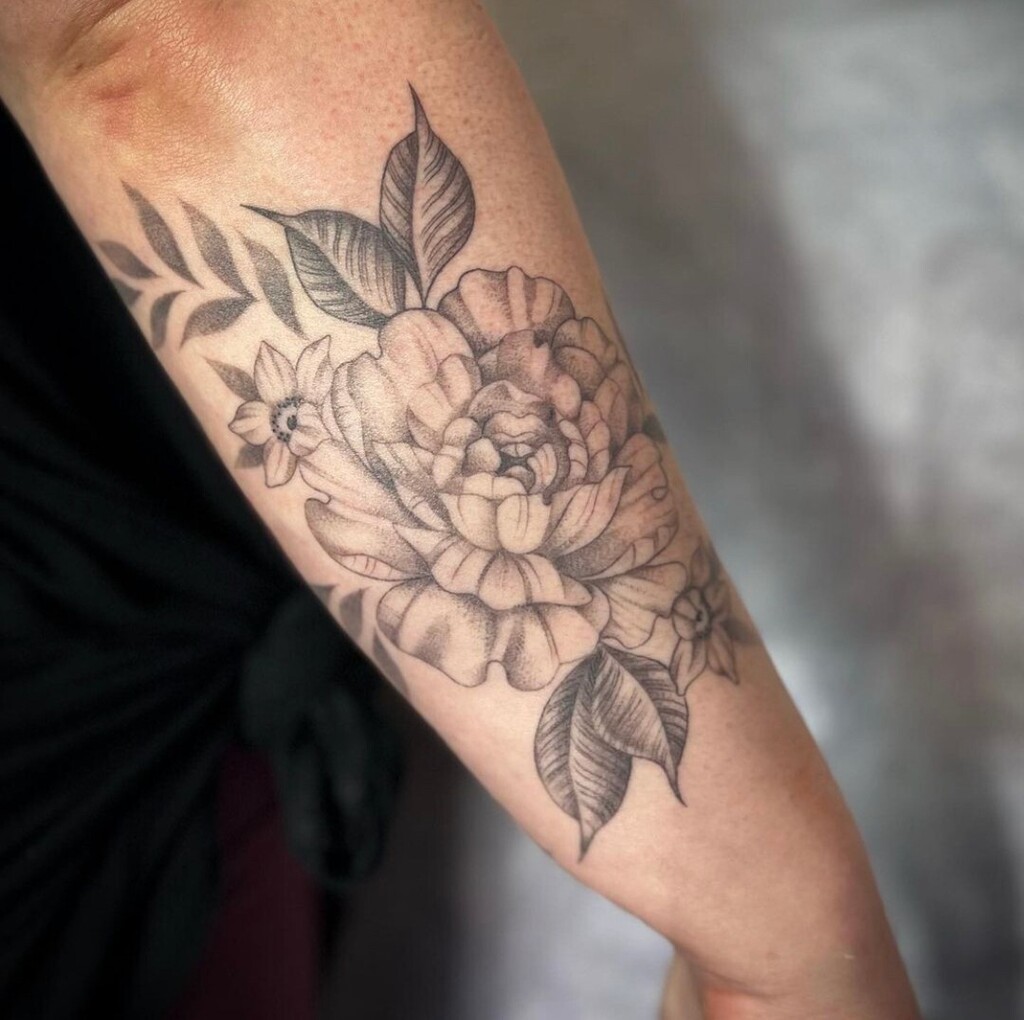 WeirdInkSociety's tweet photo. Healed piece of a floral sleeve Blu is working on! Follow @tru_blu_tattoos for more!
.
#blackandgreytattoo #blackandgreywork #floraltattoo #floralwork #weirdinksociety #stpaultattooartist #mntattooartist #twincitiestattooartist #twincitiestattooshop #mnt… https://t.co/I5OO7SZAgQ https://t.co/l4tS6gZTXJ