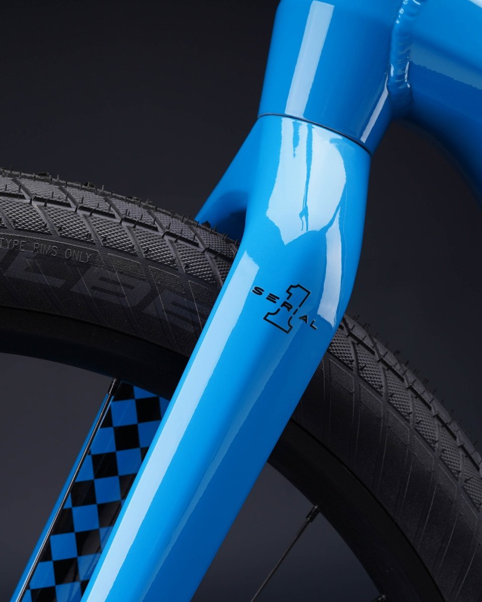 Stand out in Rowdy Blue. Head over to serial1.com to explore MOSH/CTY. #Serial1