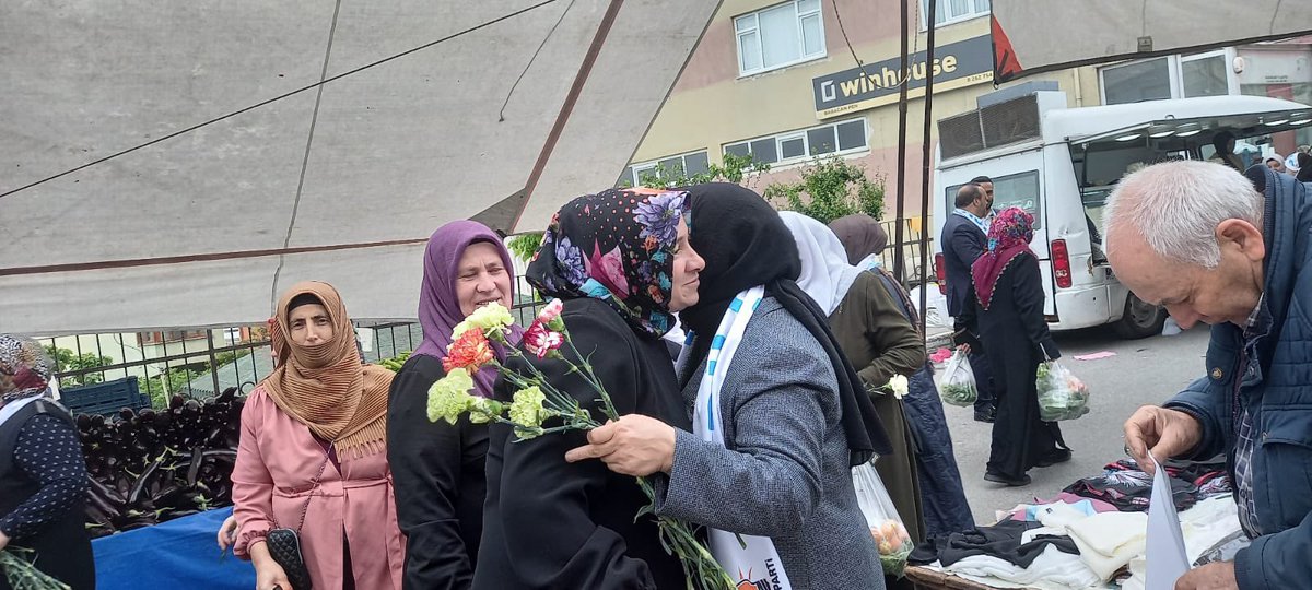 📌DİLOVASı

Milletvekilimiz Sn. Cemil YAMAN, İlçe Başkanımız Sn. İlhan YILDIRIM, İl Yöneticimiz Halil İbrahim Arslan, İlçe teşkilat yöneticilerimiz ile birlikte “Anneler Günü” sebebiyle karanfil dağıtımı programına katılım sağladık.

#türkiyeyüzyılı🇹🇷