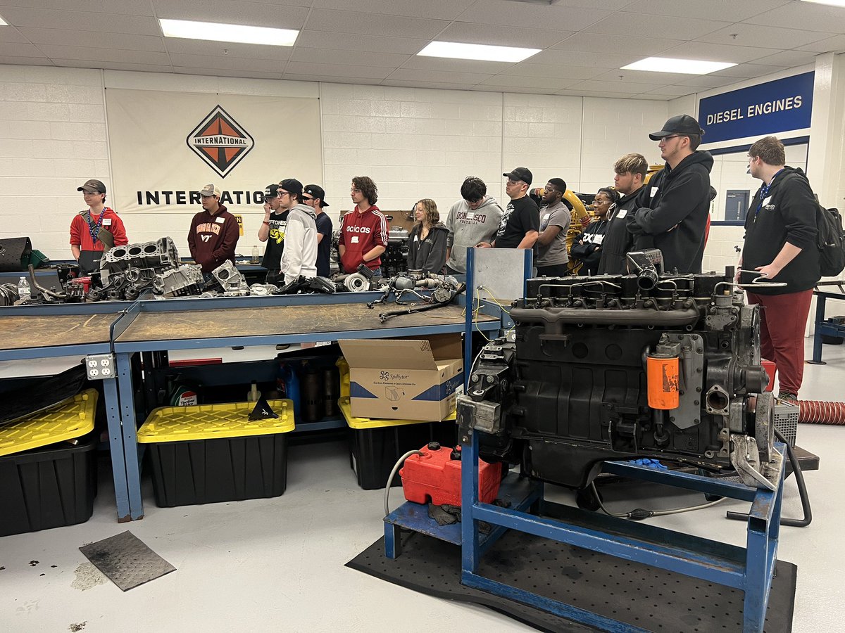 chs_technology's tweet photo. Automotive students from Mr. Corelli and Mr. Haney’s classes visit @AutoTraining today to look into careers in auto, diesel and marine repair. Thanks for the opportunity. https://t.co/PGxz2Tjk64
